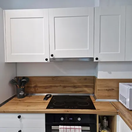 Aurora Qerret Golem (Tirana)