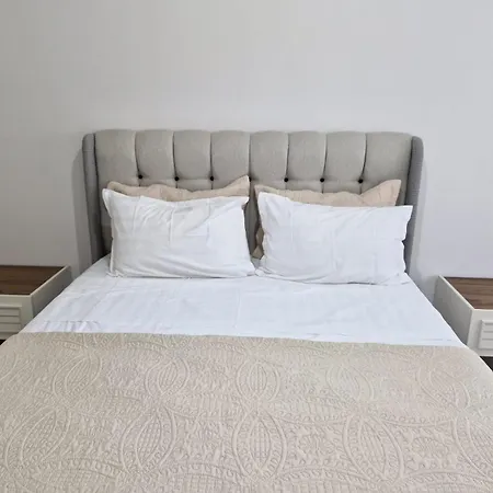 Aurora Qerret Golem (Tirana)