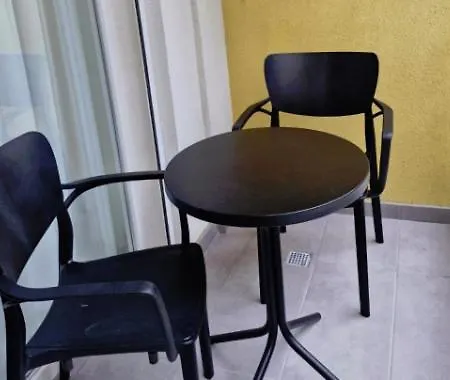 Apartament Aurora Qerret *
