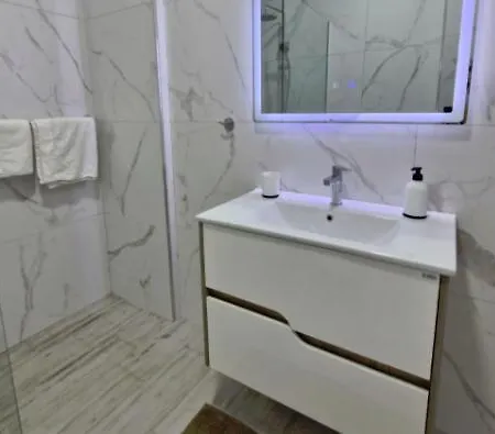 Aurora Qerret * غوليم