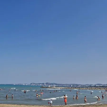 דירה Aurora Qerret